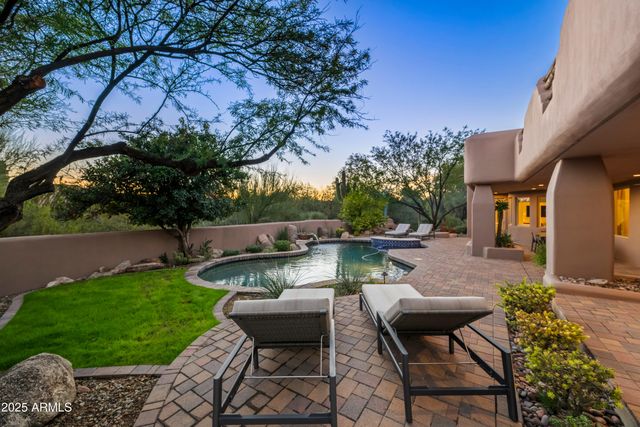 10947 E SUTHERLAND Way, Scottsdale, AZ 85262