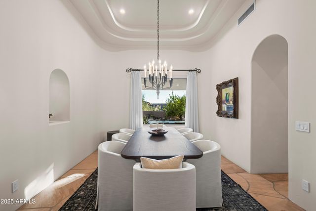 10947 E SUTHERLAND Way, Scottsdale, AZ 85262