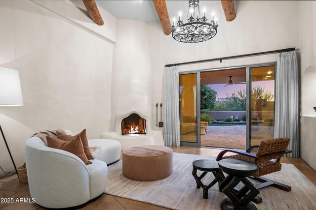 10947 E SUTHERLAND Way, Scottsdale, AZ 85262