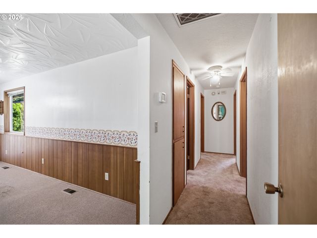 840 CLARMOUNT St Nw, Salem, OR 97304