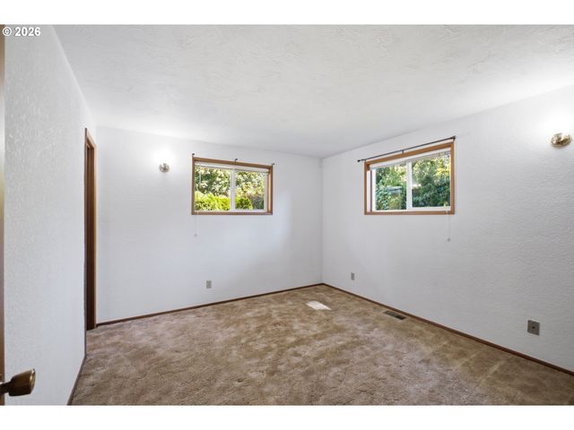840 CLARMOUNT St Nw, Salem, OR 97304