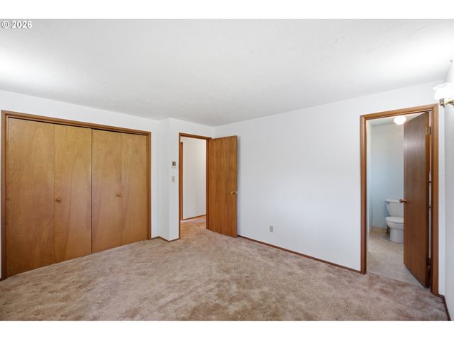 840 CLARMOUNT St Nw, Salem, OR 97304