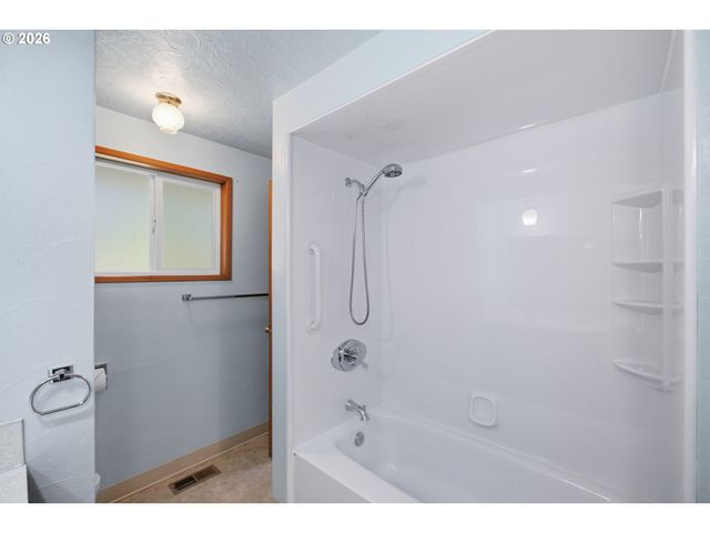840 CLARMOUNT St Nw, Salem, OR 97304