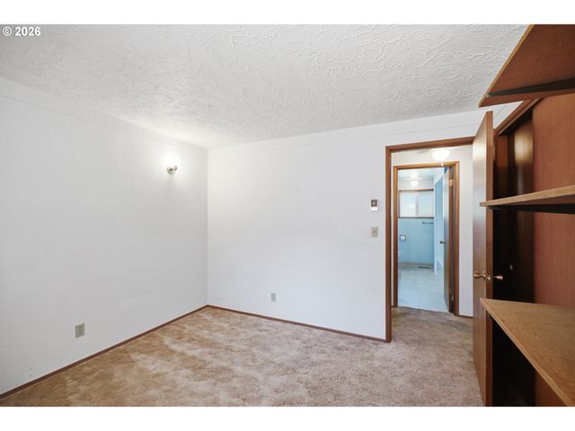 840 CLARMOUNT St Nw, Salem, OR 97304
