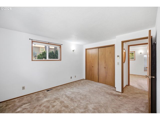 840 CLARMOUNT St Nw, Salem, OR 97304