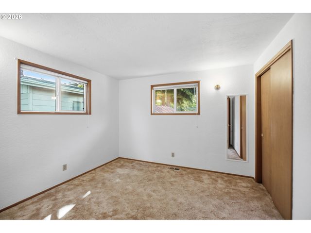 840 CLARMOUNT St Nw, Salem, OR 97304