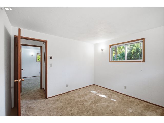 840 CLARMOUNT St Nw, Salem, OR 97304