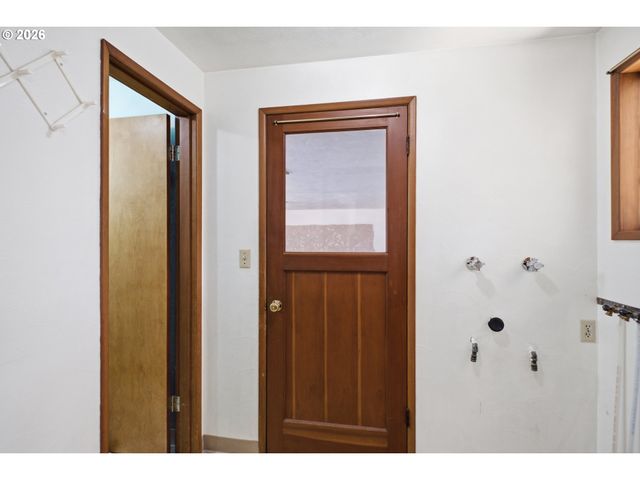 840 CLARMOUNT St Nw, Salem, OR 97304