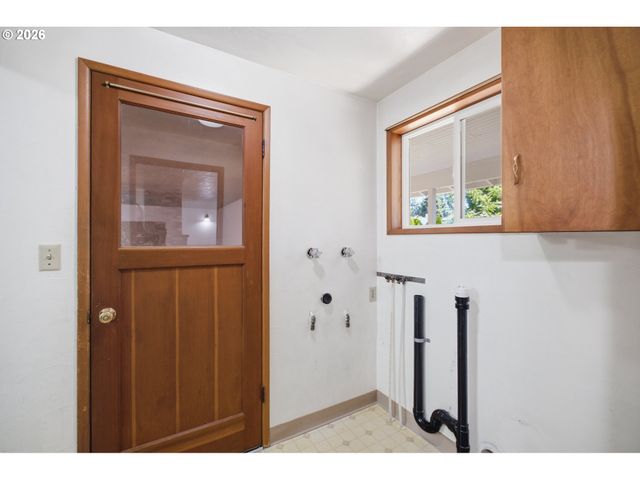 840 CLARMOUNT St Nw, Salem, OR 97304