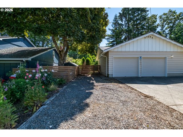 840 CLARMOUNT St Nw, Salem, OR 97304
