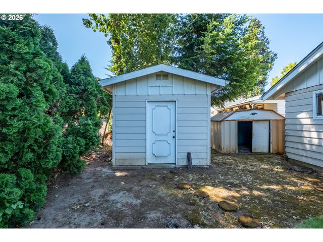 840 CLARMOUNT St Nw, Salem, OR 97304