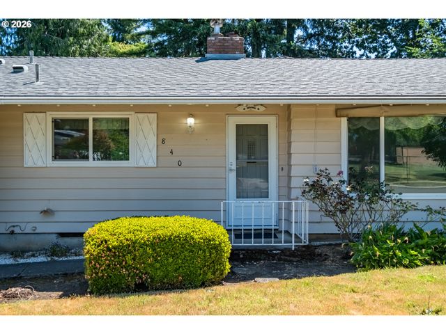 840 CLARMOUNT St Nw, Salem, OR 97304