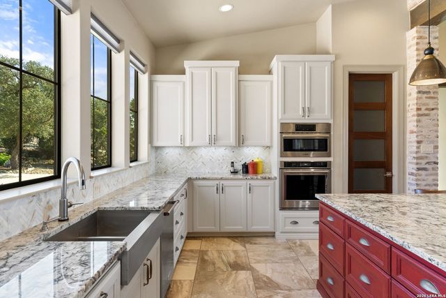 531 COPPER CRST, New Braunfels, TX 78132