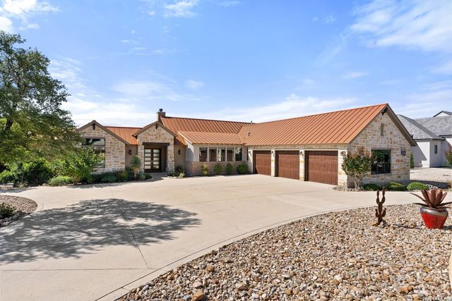 531 COPPER CRST, New Braunfels, TX 78132
