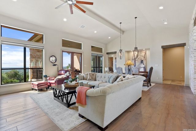 531 COPPER CRST, New Braunfels, TX 78132