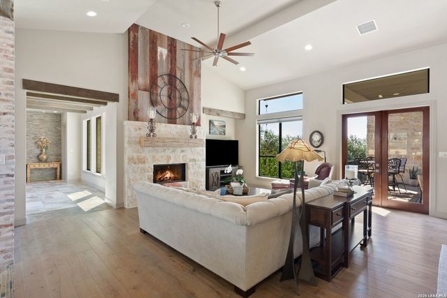 531 COPPER CRST, New Braunfels, TX 78132