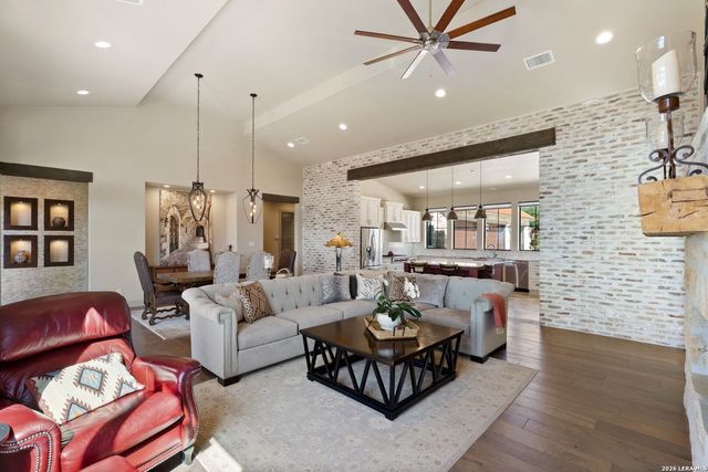 531 COPPER CRST, New Braunfels, TX 78132