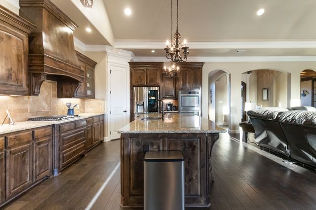 209 Martin Drive, Granbury, TX 76049