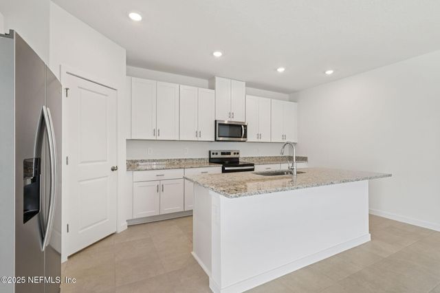 12713 SENBAY Court, Jacksonville, FL 32218