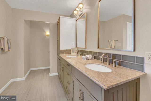 1315 CARRIAGE HOUSE RD, Middletown, PA 17057