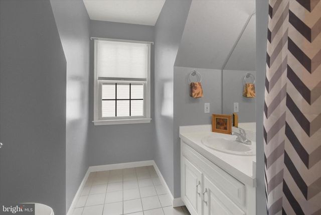 1315 CARRIAGE HOUSE RD, Middletown, PA 17057