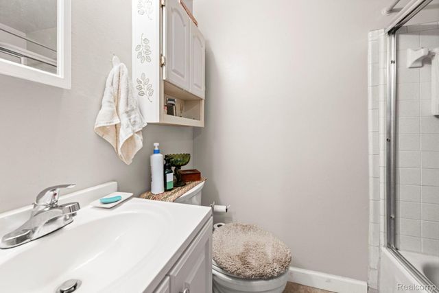 35479 Turner Drive 231, Sterling Heights, MI 48312