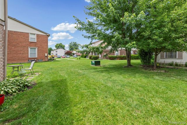 35479 Turner Drive 231, Sterling Heights, MI 48312