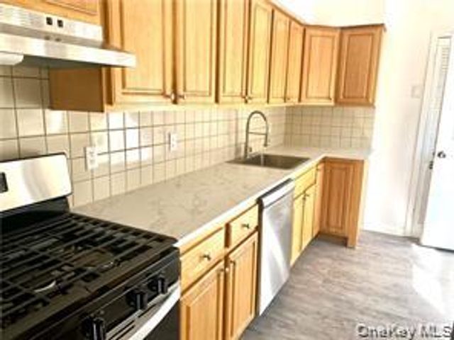 5 Louis Avenue, Valley Cottage, NY 10989