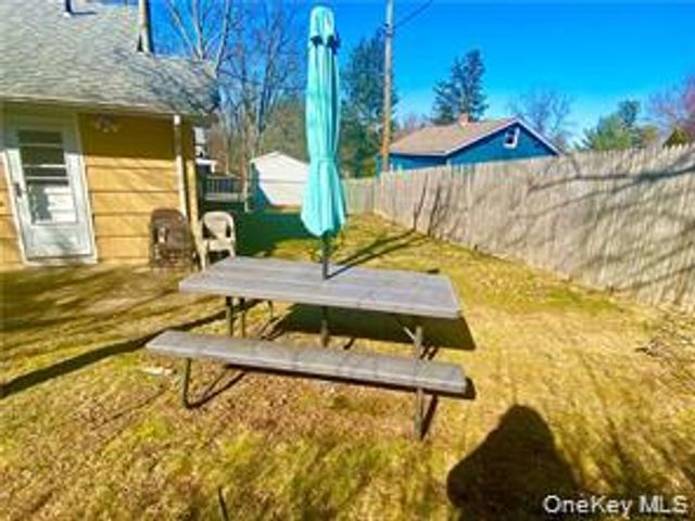 5 Louis Avenue, Valley Cottage, NY 10989