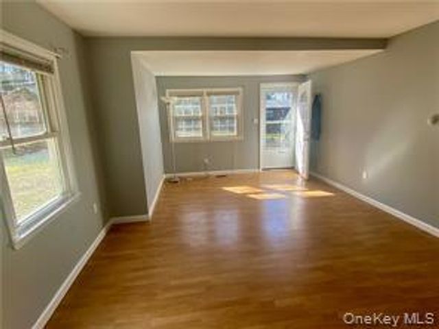 5 Louis Avenue, Valley Cottage, NY 10989