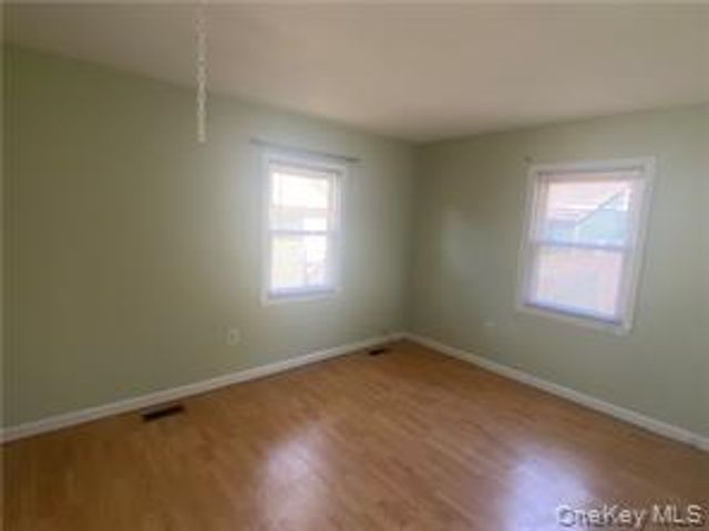 5 Louis Avenue, Valley Cottage, NY 10989