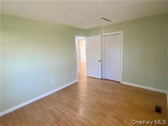 5 Louis Avenue, Valley Cottage, NY 10989
