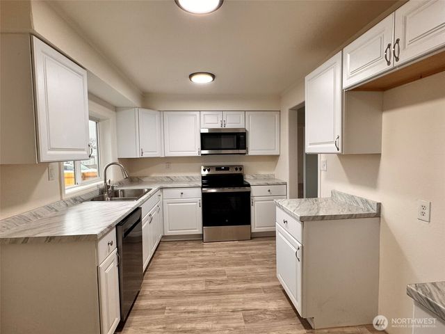 9840 Olympic Drive NE, Moses Lake, WA 98837