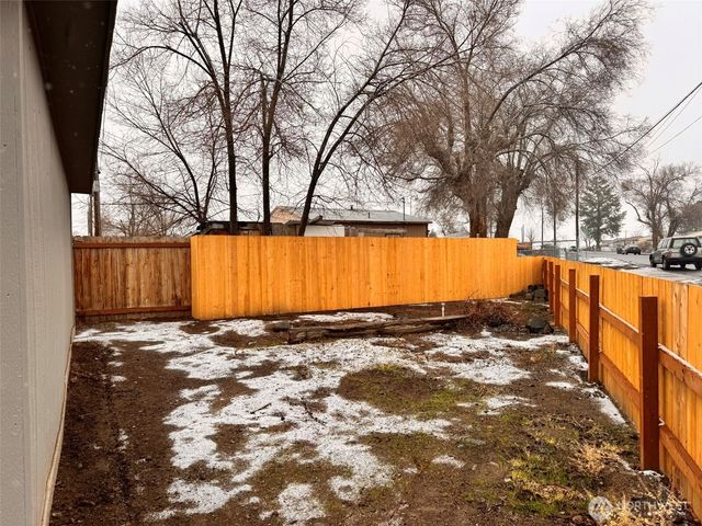 9840 Olympic Drive NE, Moses Lake, WA 98837