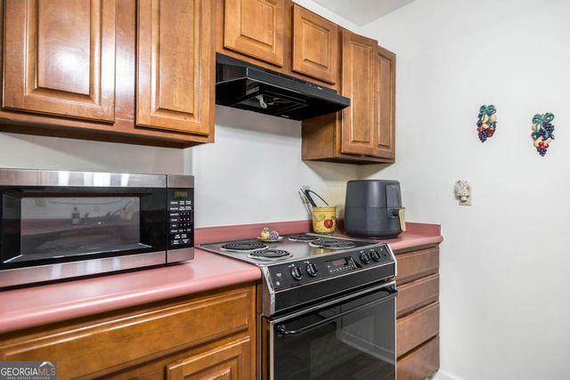 904 Robinhood Road, Dublin, GA 31021