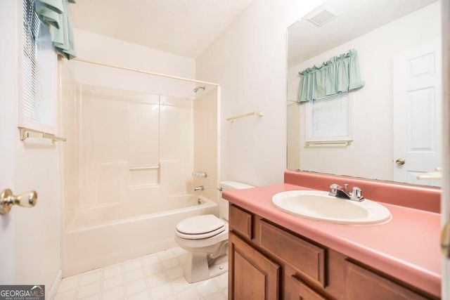 904 Robinhood Road, Dublin, GA 31021