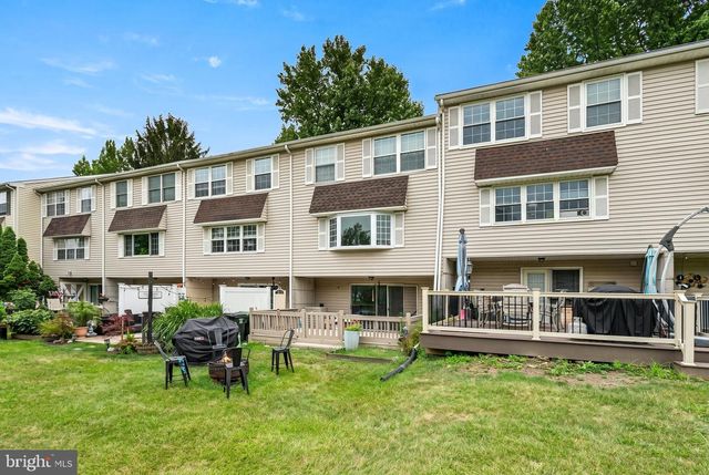 550 LANCASTER CT, Downingtown, PA 19335