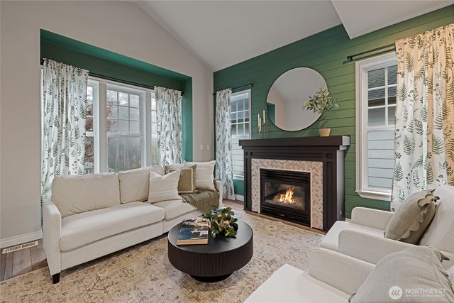 720 62nd Avenue NE, Tacoma, WA 98422