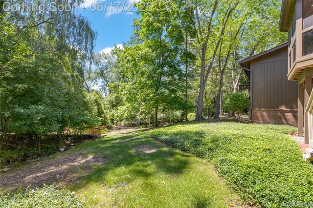 3709 Wabeek Lake Drive W, Bloomfield Hills, MI 48302