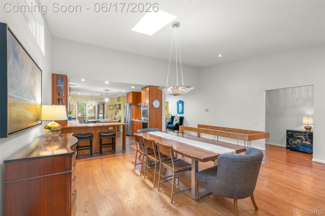 3709 Wabeek Lake Drive W, Bloomfield Hills, MI 48302