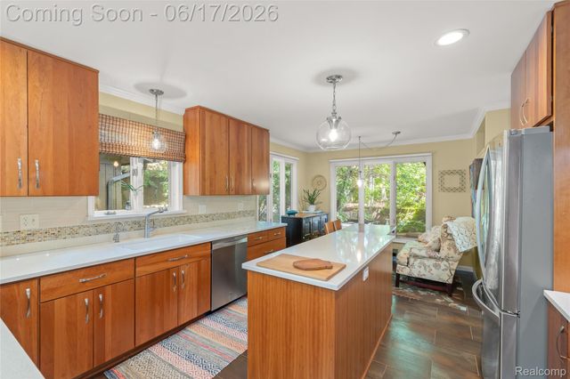 3709 Wabeek Lake Drive W, Bloomfield Hills, MI 48302