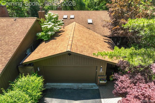 3709 Wabeek Lake Drive W, Bloomfield Hills, MI 48302