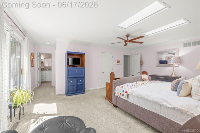 3709 Wabeek Lake Drive W, Bloomfield Hills, MI 48302