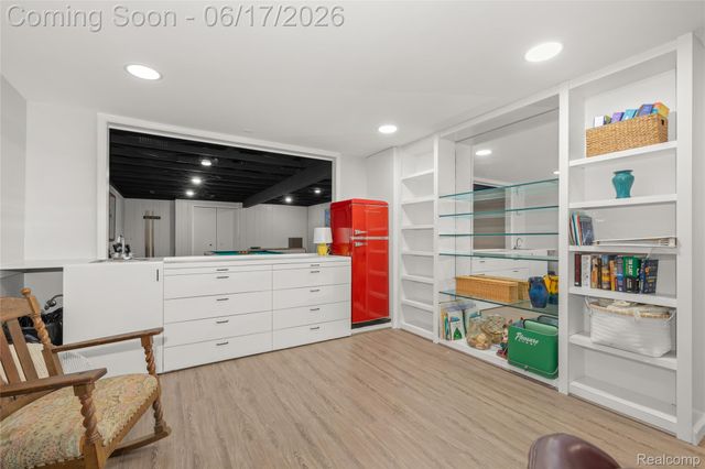3709 Wabeek Lake Drive W, Bloomfield Hills, MI 48302