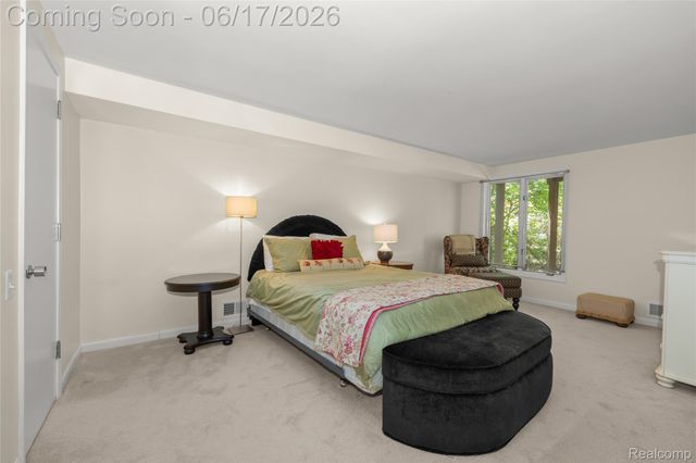 3709 Wabeek Lake Drive W, Bloomfield Hills, MI 48302