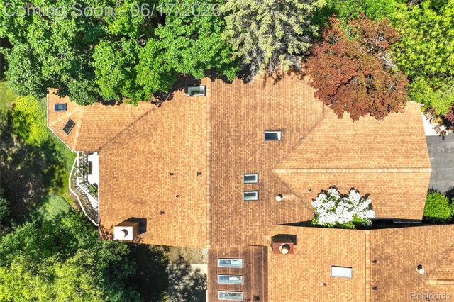 3709 Wabeek Lake Drive W, Bloomfield Hills, MI 48302