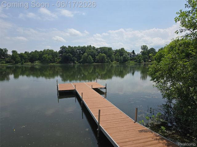 3709 Wabeek Lake Drive W, Bloomfield Hills, MI 48302