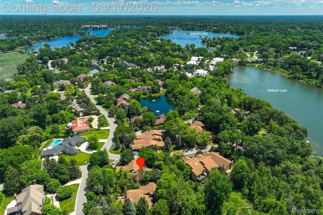 3709 Wabeek Lake Drive W, Bloomfield Hills, MI 48302