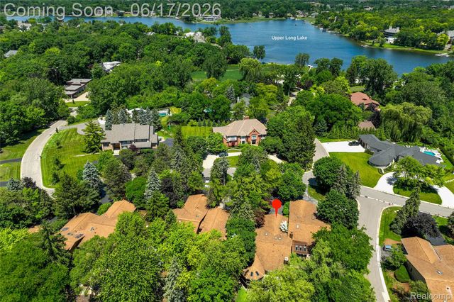 3709 Wabeek Lake Drive W, Bloomfield Hills, MI 48302