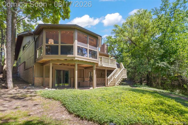 3709 Wabeek Lake Drive W, Bloomfield Hills, MI 48302